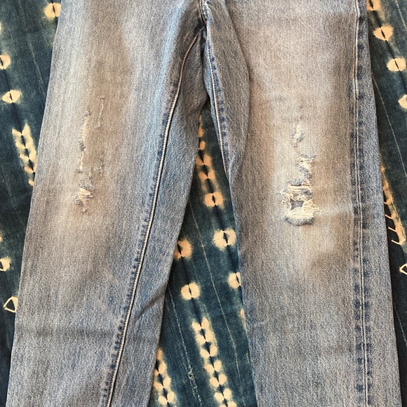 Distressed Levi’s - Picture 5 of 8